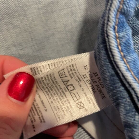 OLD NAVY 𝅺ripped jeans size 22 . Good condition - Picture 4 of 6